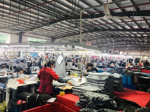 王進軍一行赴江蘇調研紡織服裝產業園區及鞋帽零售發展新態勢